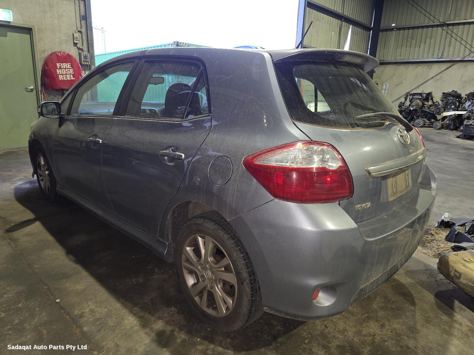 Toyota Corolla Right_rear_door_sliding