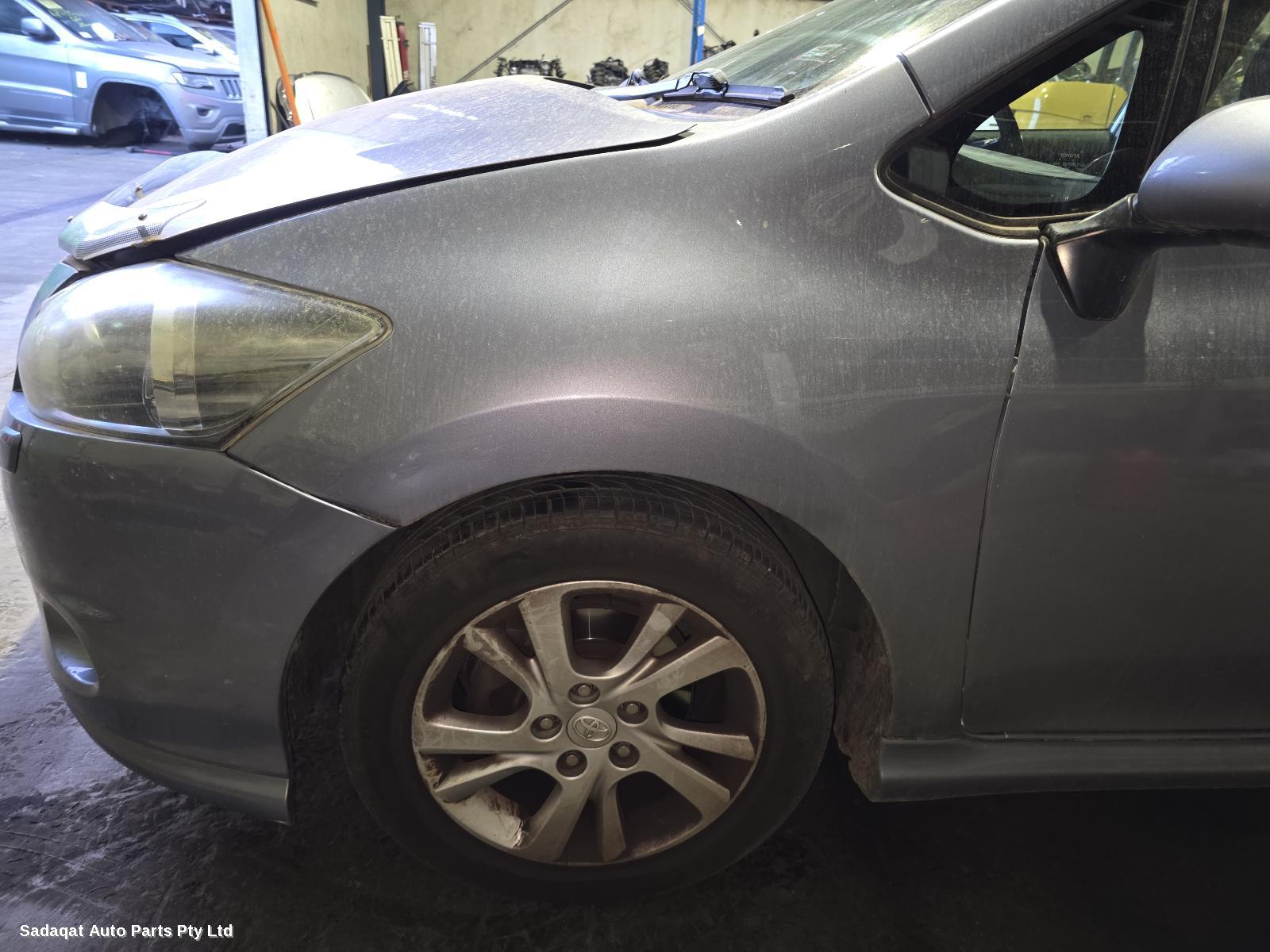 Toyota Corolla Right_rear_door_sliding