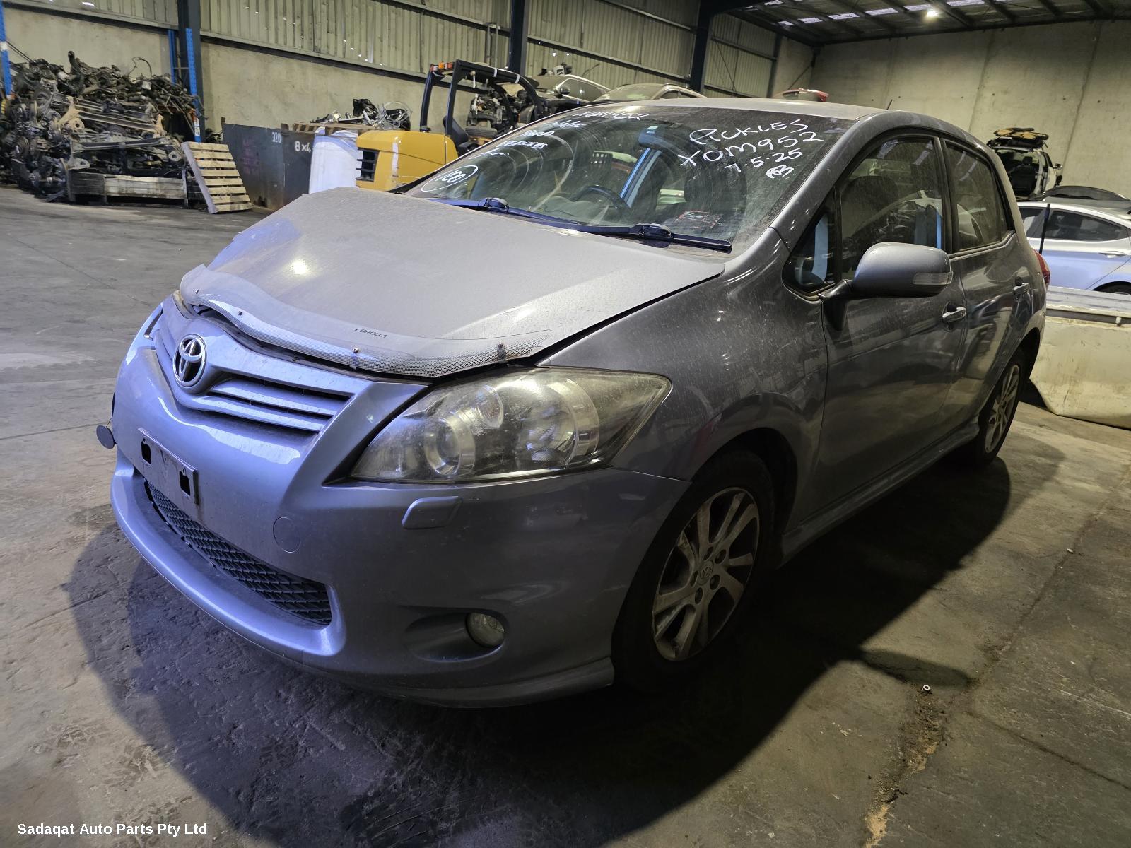 Toyota Corolla Right_rear_door_sliding