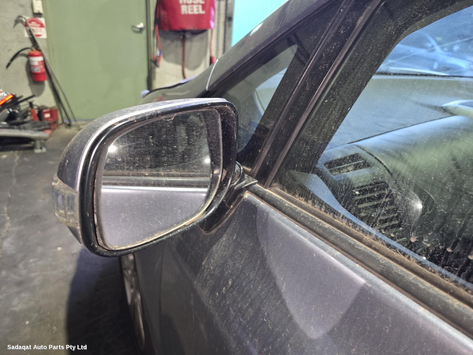 Toyota Corolla Right_rear_door_sliding