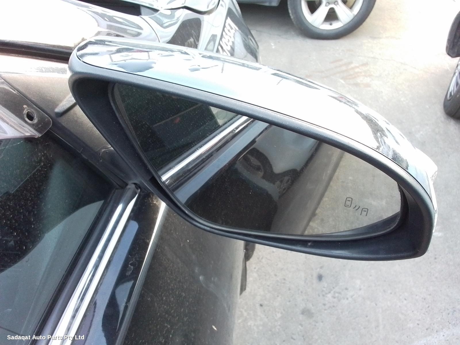 Toyota Camry Rear Garnish