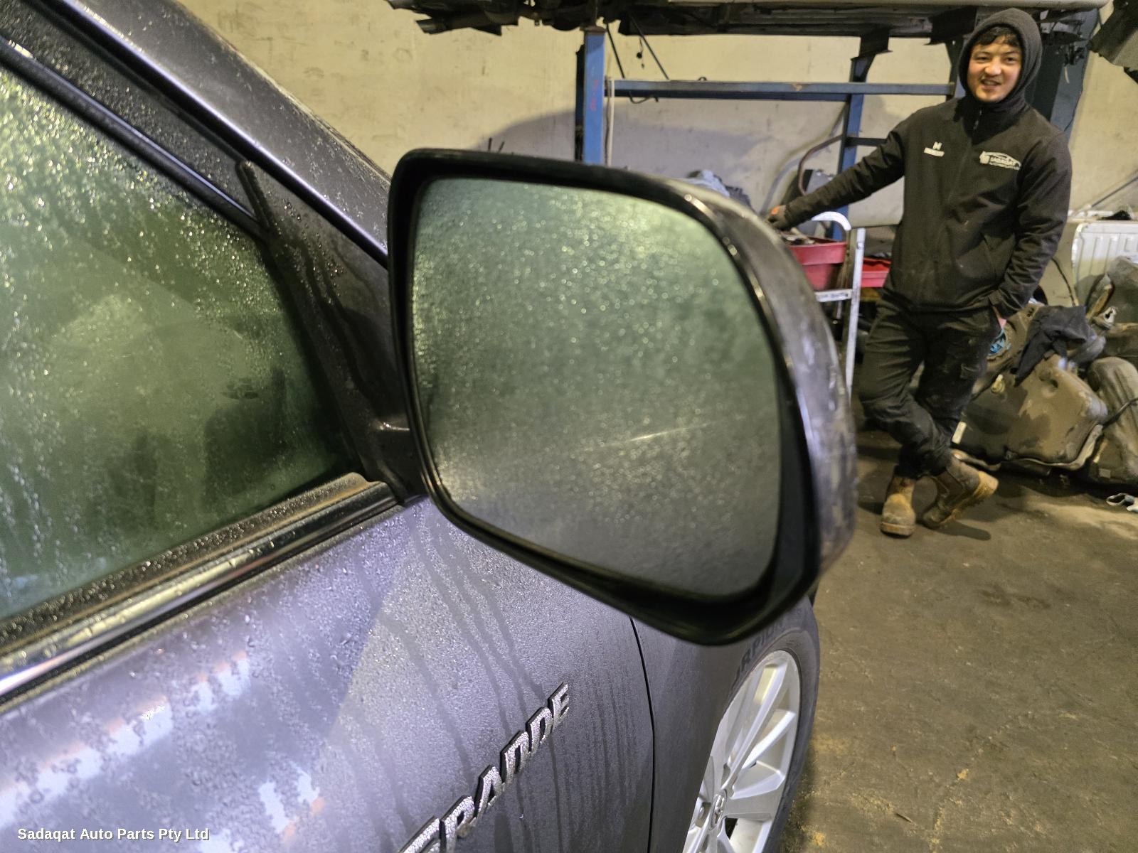 Toyota Kluger Sunvisor