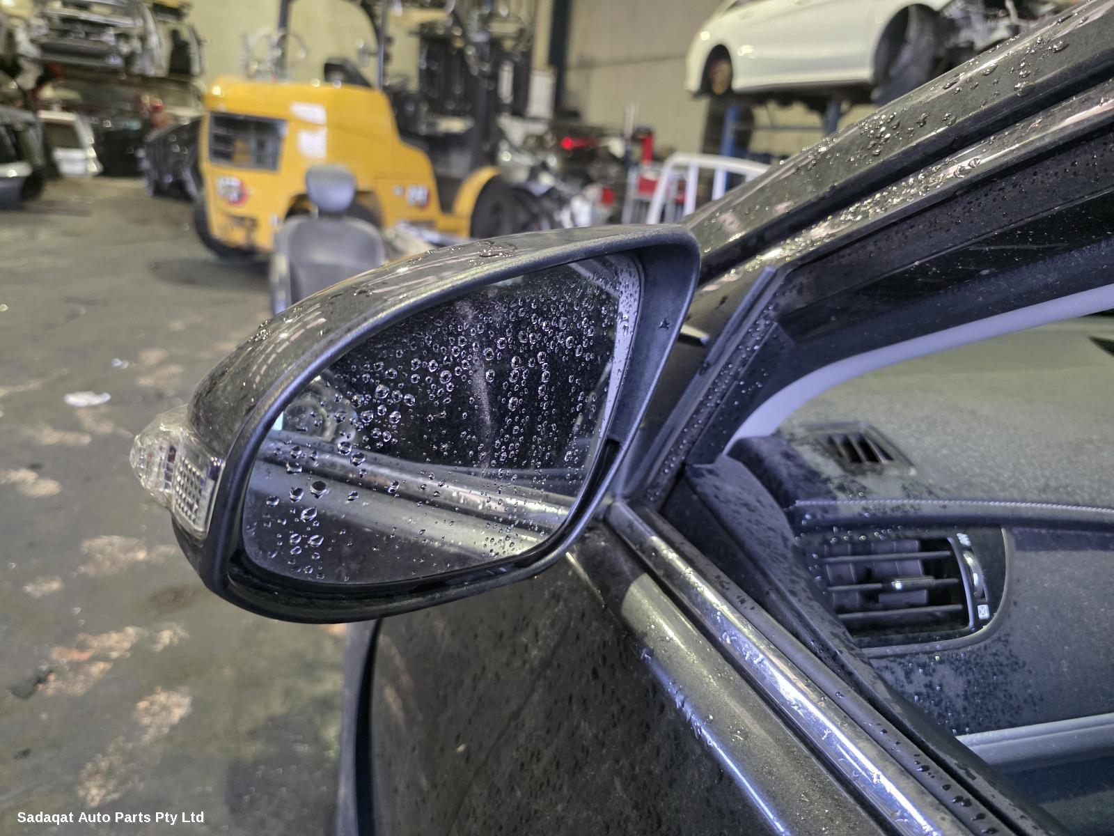 Toyota Camry Bonnet Hinge/strut