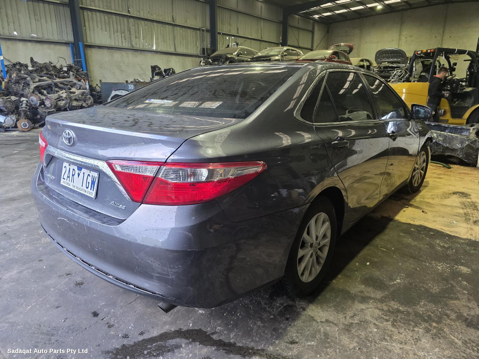 Toyota Camry Bonnet Hinge/strut