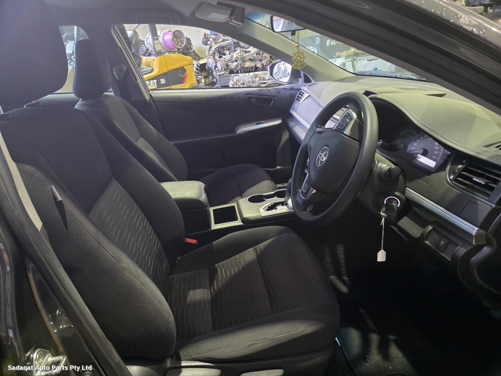 Toyota Camry Bonnet Hinge/strut