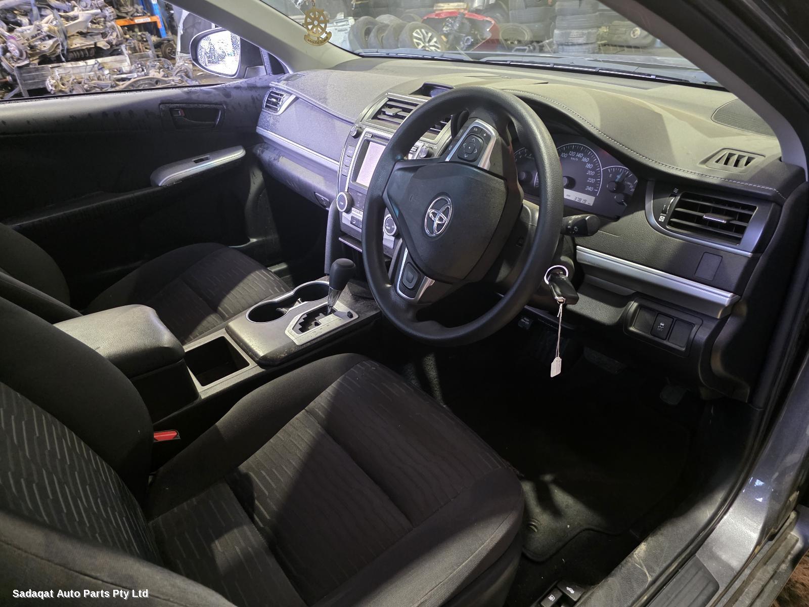 Toyota Camry Bonnet Hinge/strut