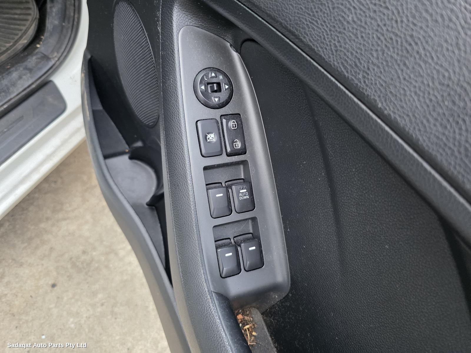 Kia Cerato Right Taillight