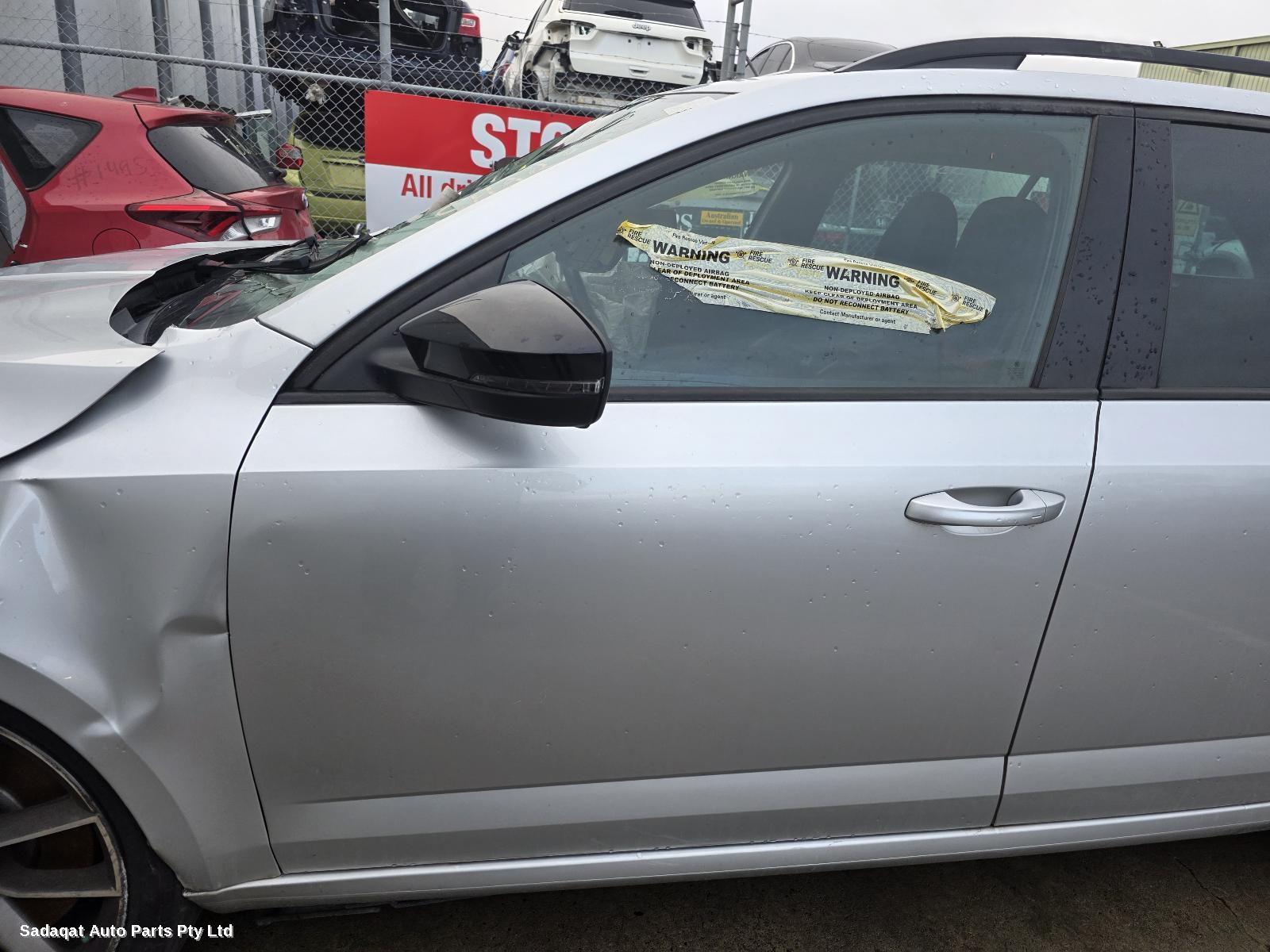 Skoda Octavia Left Door Mirror