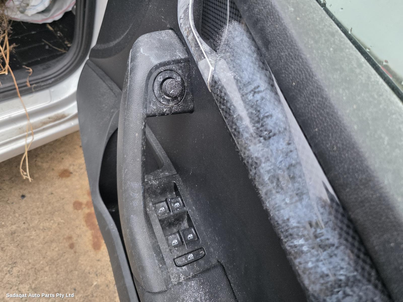 Skoda Octavia Left Door Mirror