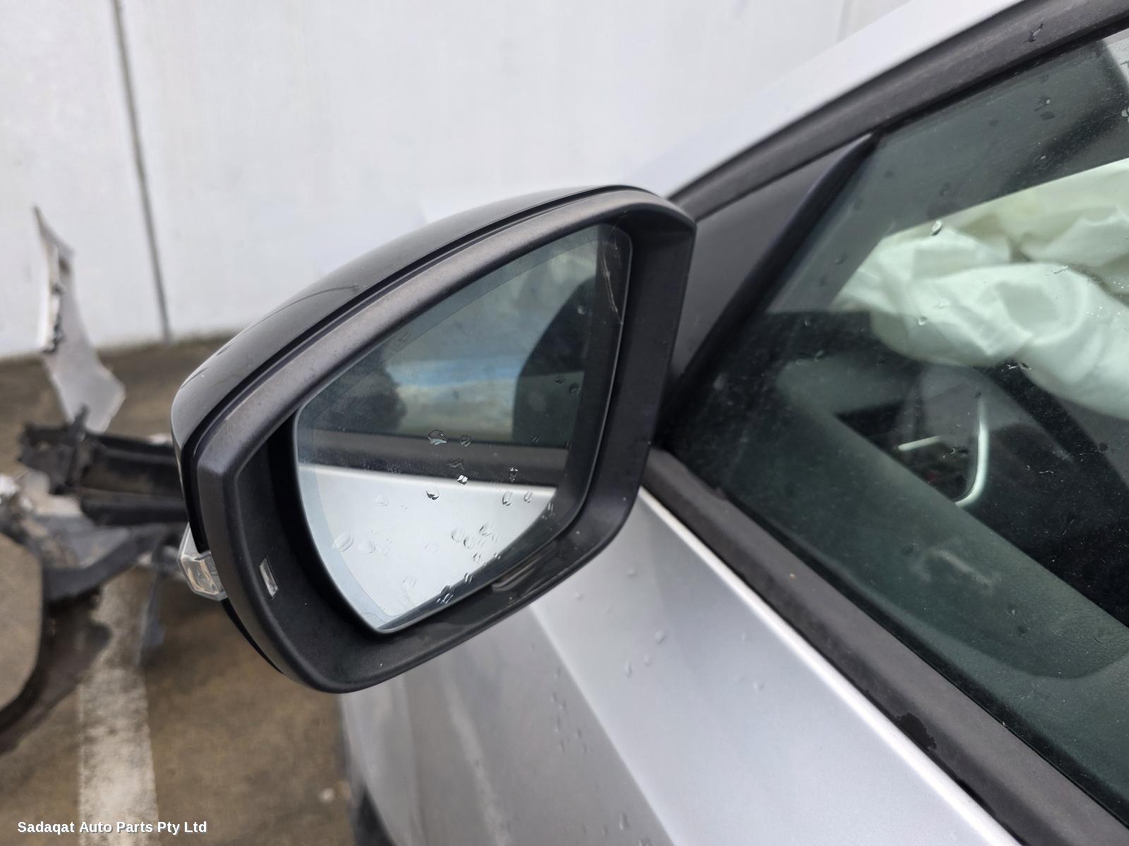 Skoda Octavia Left Door Mirror