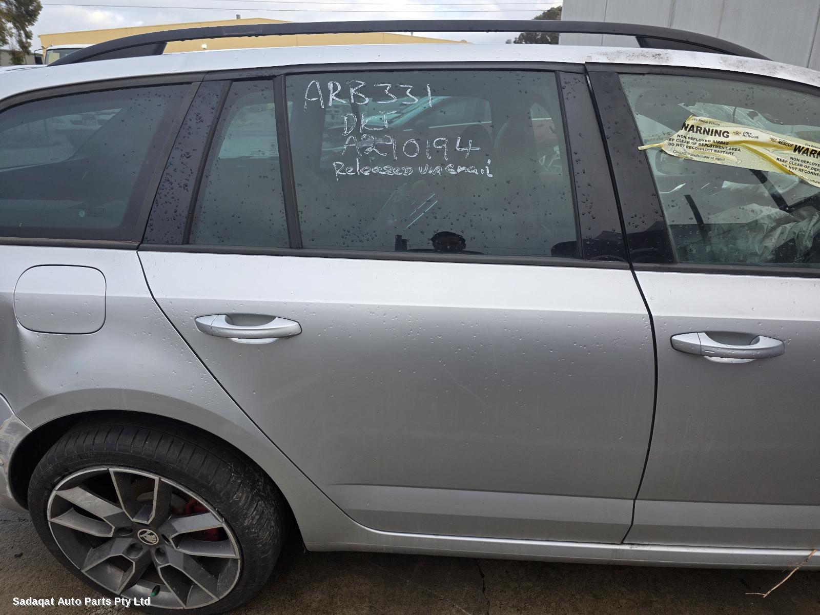 Skoda Octavia Left Door Mirror