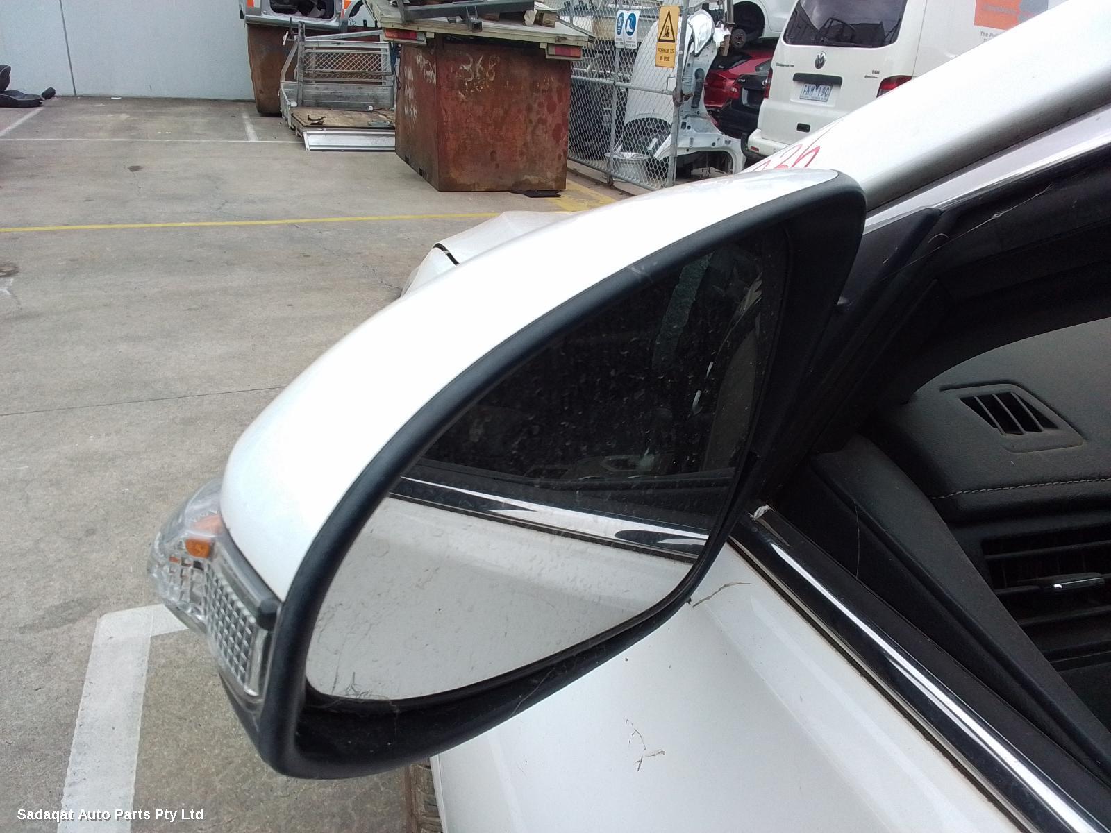 Toyota Camry Right Door Mirror