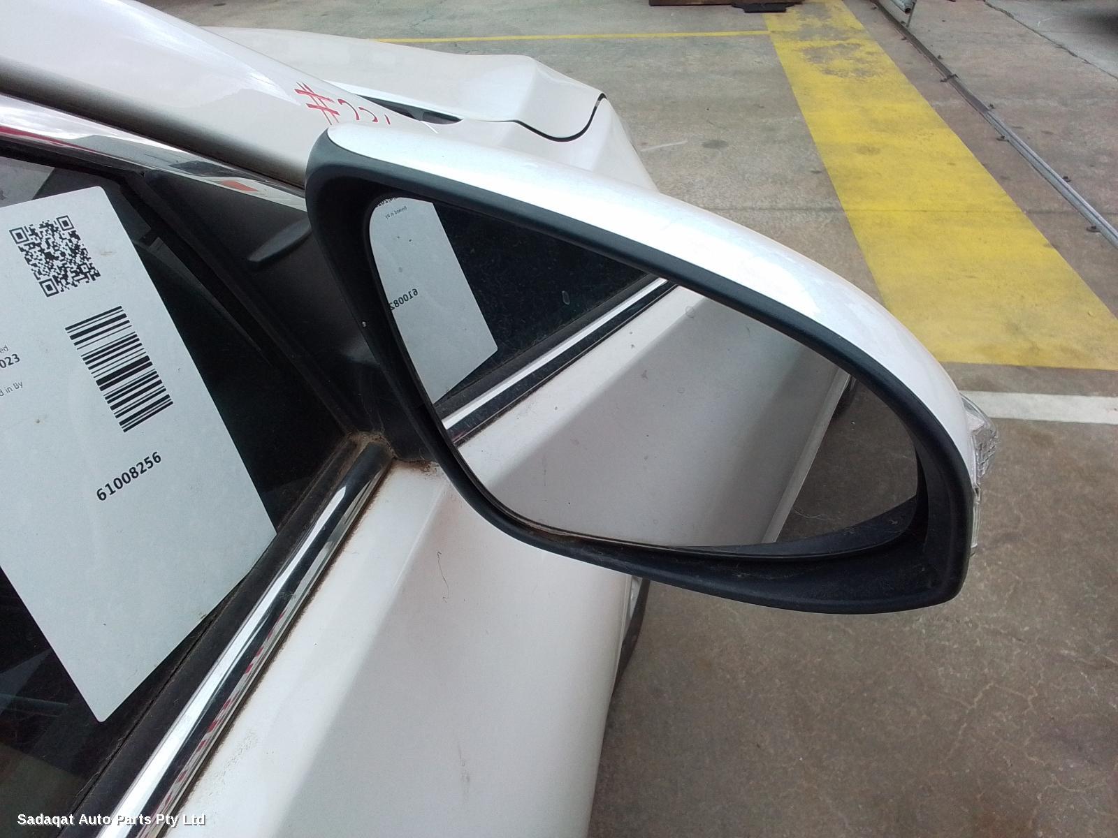 Toyota Camry Right Door Mirror
