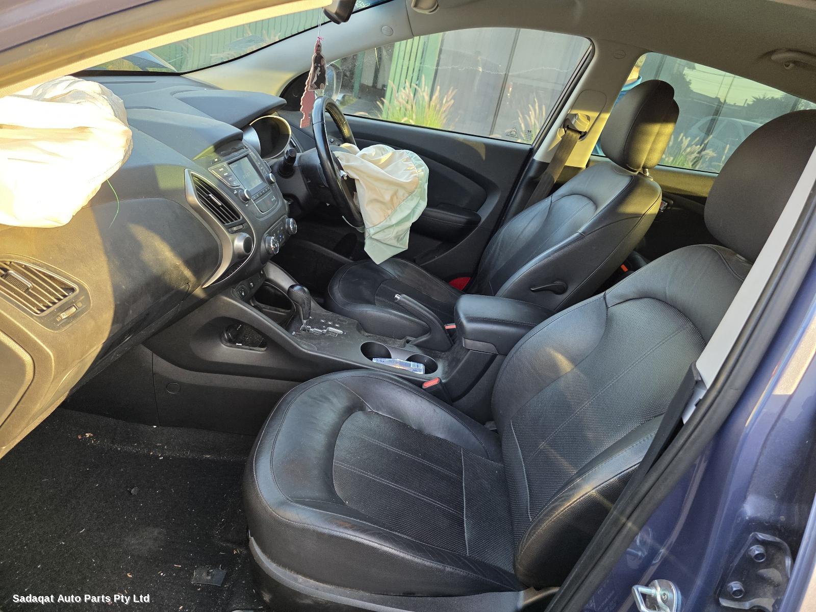 Hyundai Ix35 Right Front Door