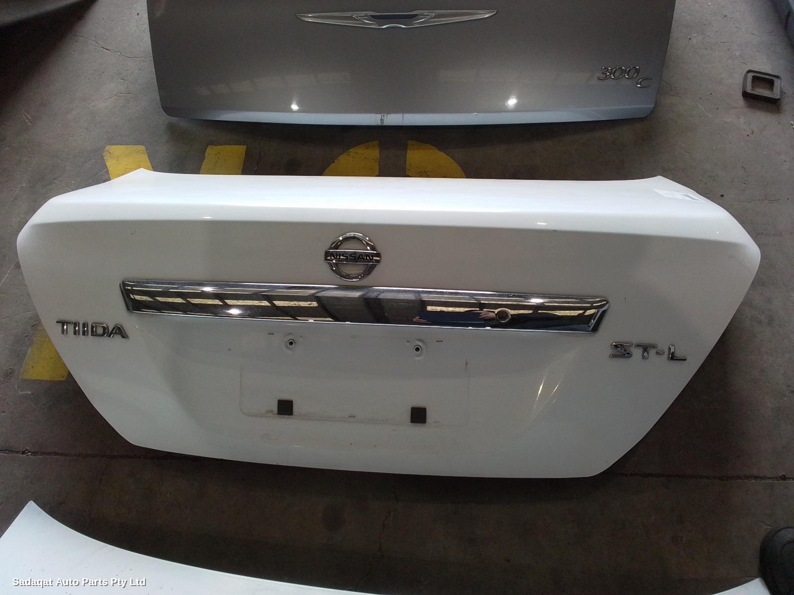 Nissan Tiida Bootlid/tailgate