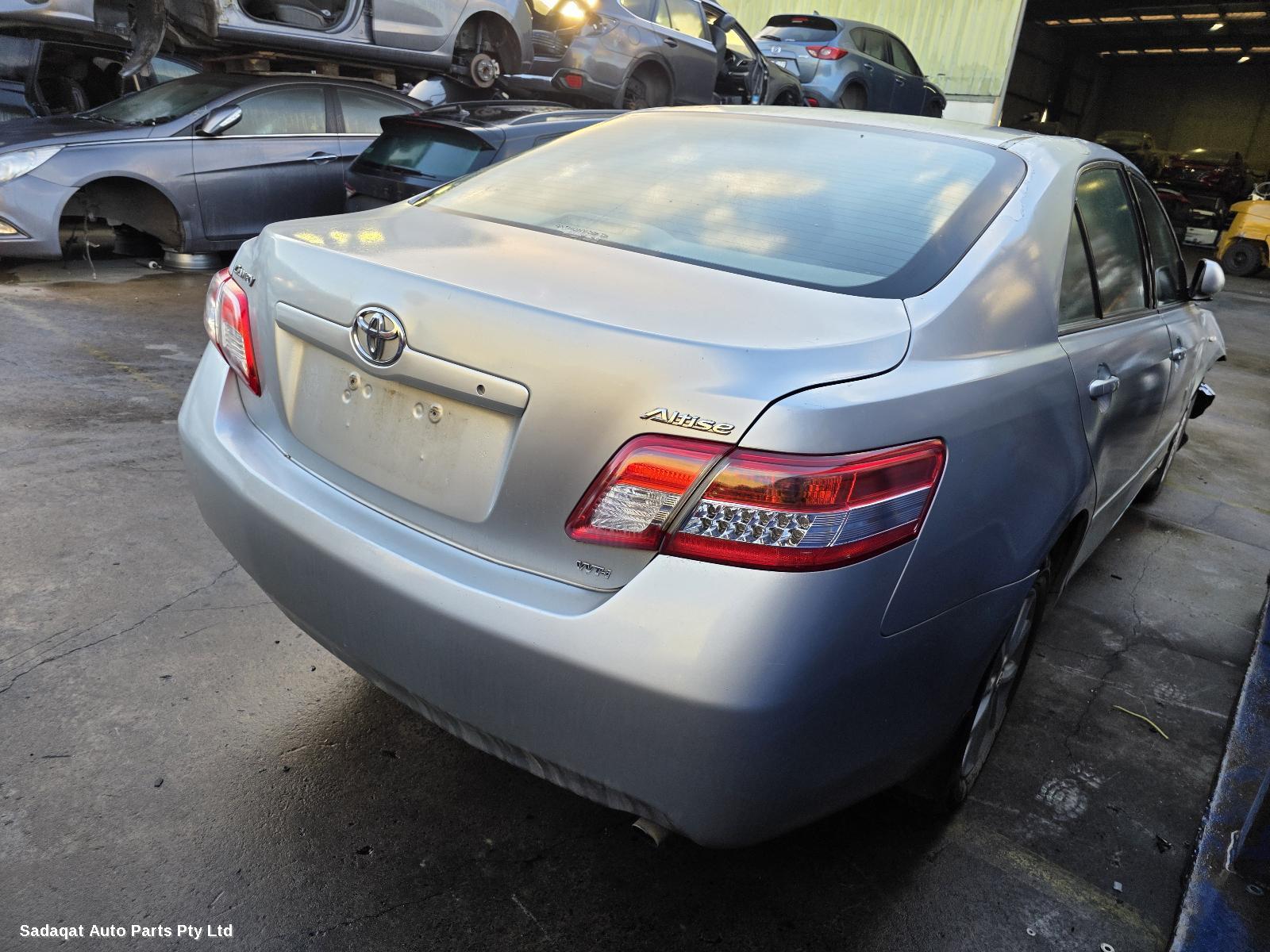 Toyota Camry Left Taillight