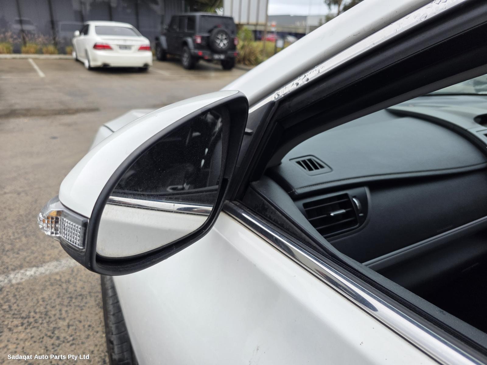 Toyota Camry Right Door Mirror