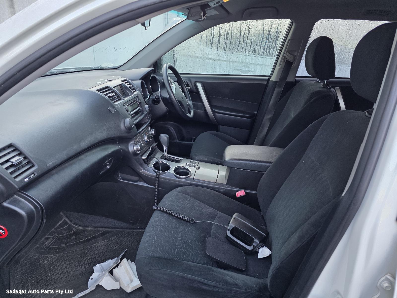 Toyota Kluger Left Rear Hub Assembly