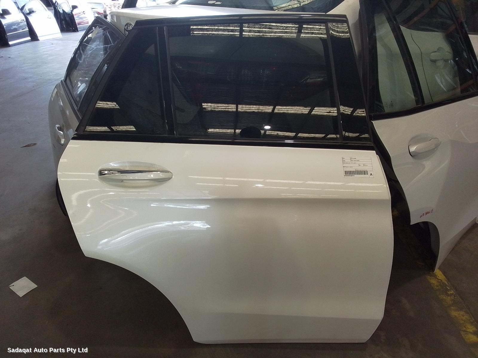 Mercedes Glc Class Right_rear_door_sliding
