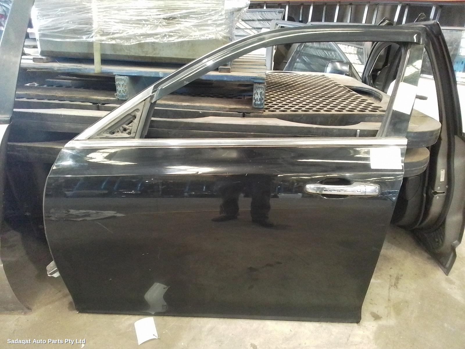 Chrysler 300c Left Front Door