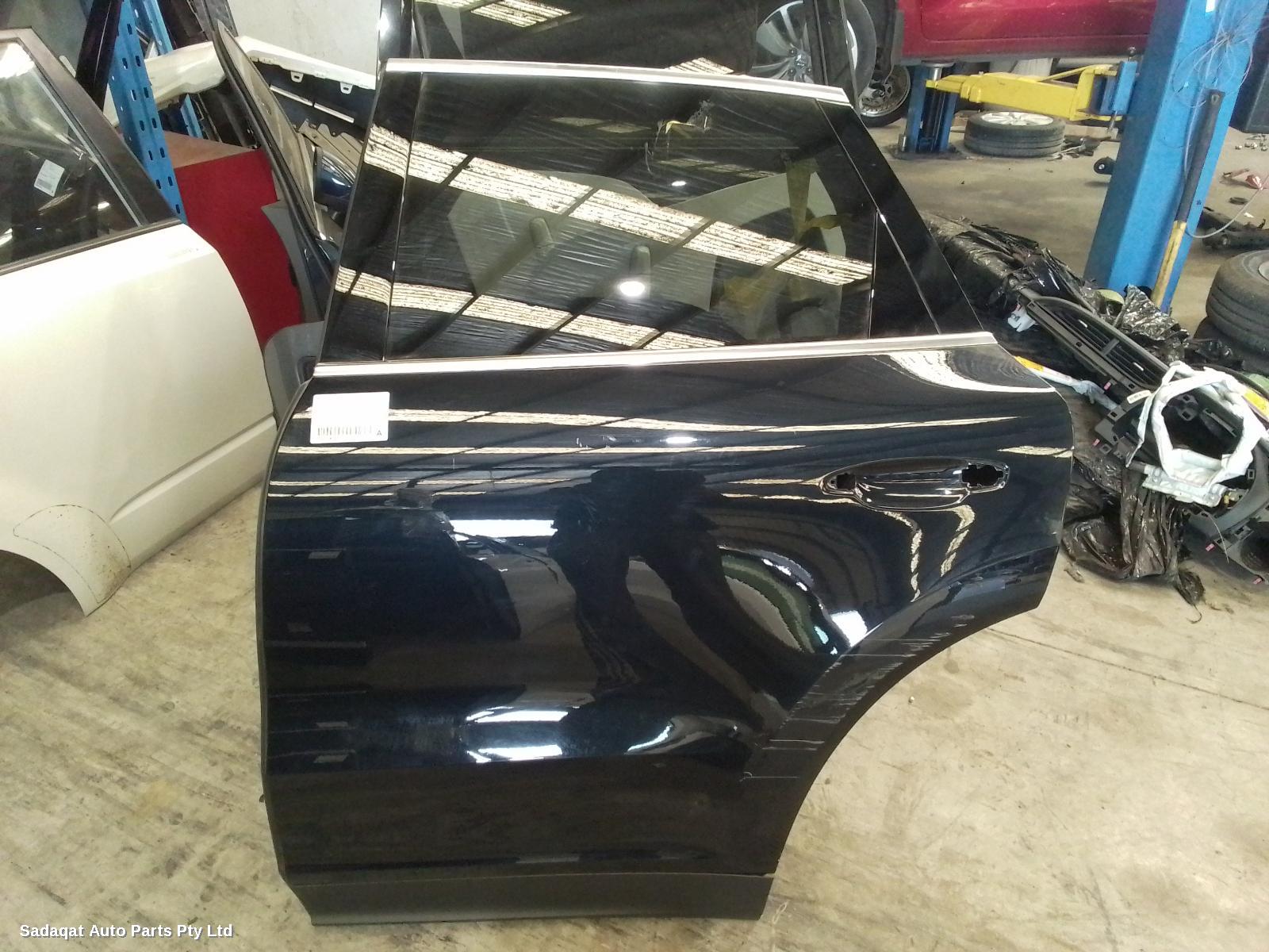 Porsche Cayenne Left Rear Door/sliding