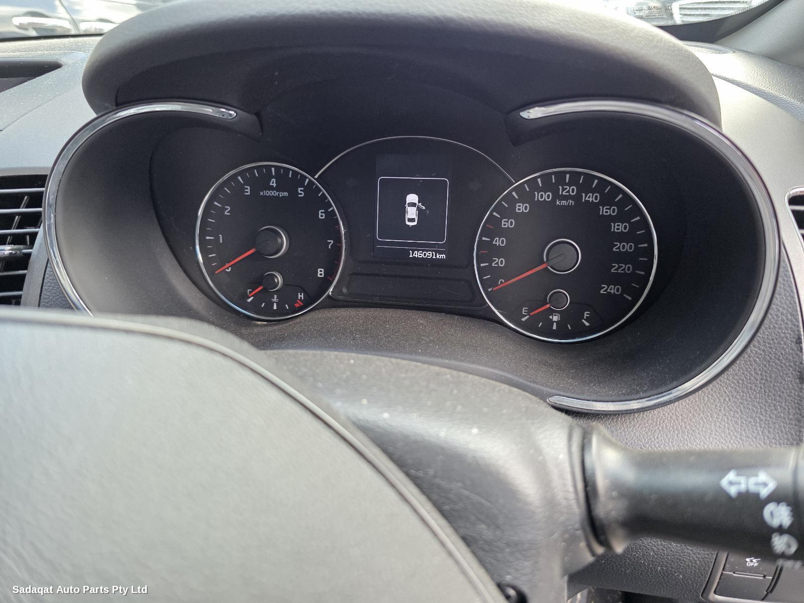 Kia Cerato Left Door Mirror