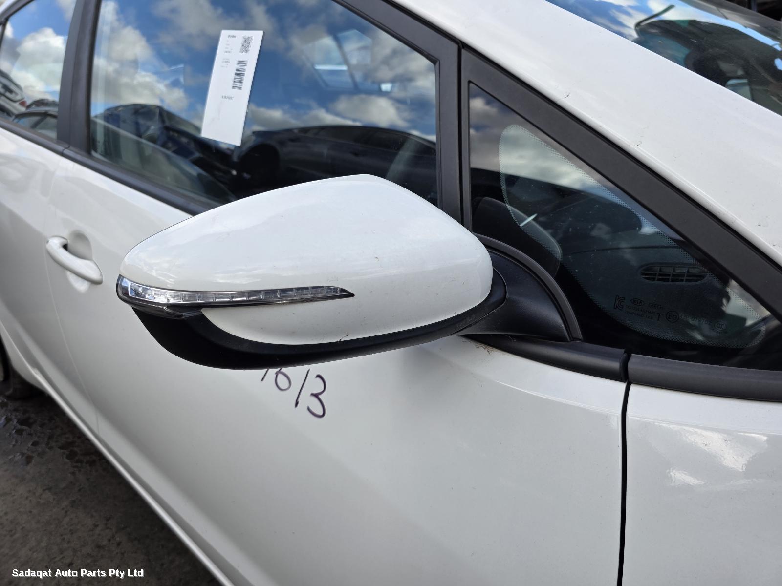 Kia Cerato Left Door Mirror