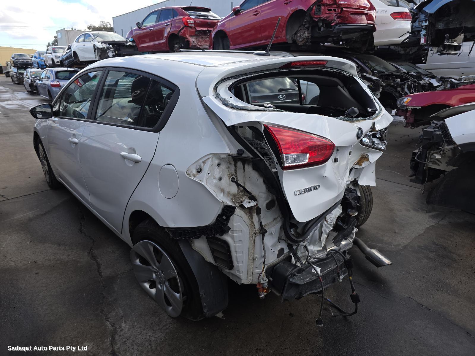 Kia Cerato Left Door Mirror