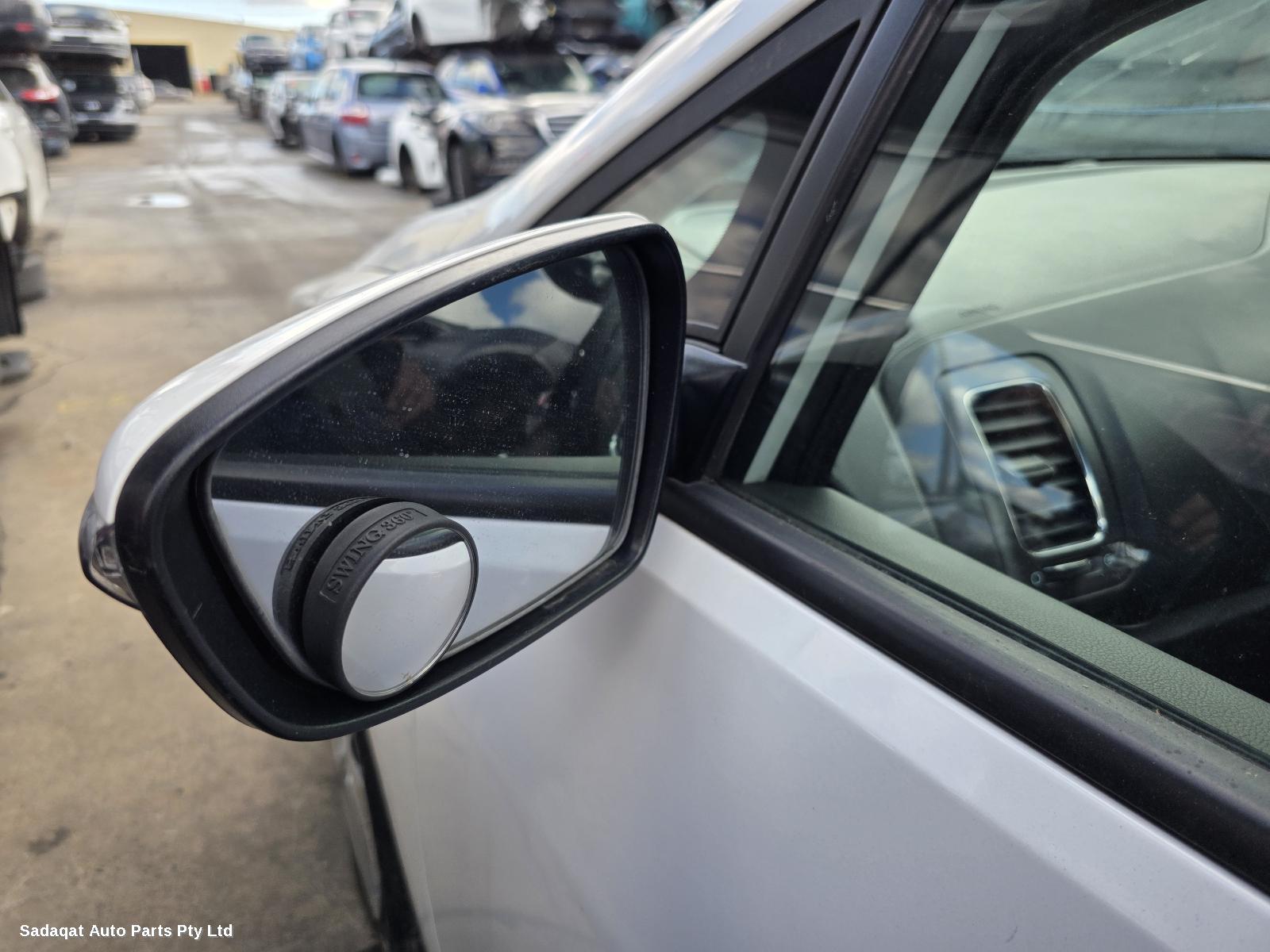 Kia Cerato Left Door Mirror