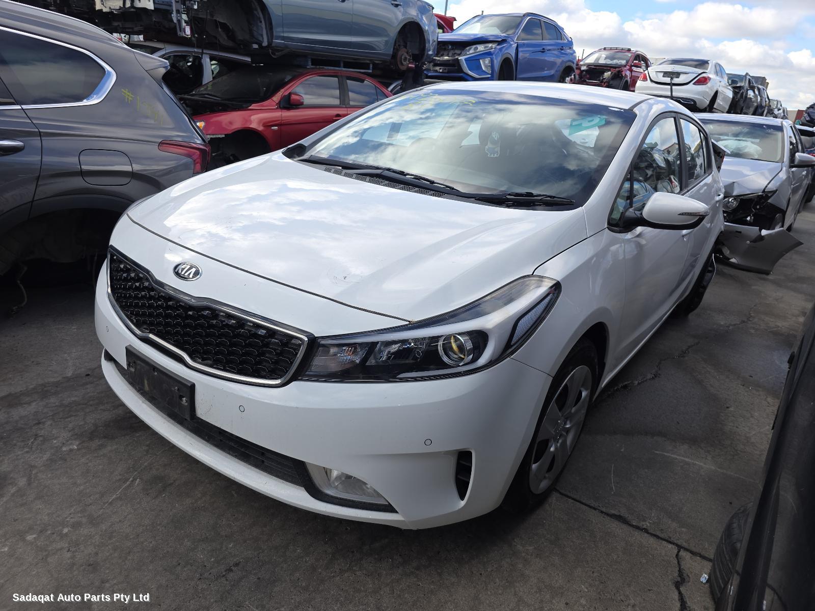 Kia Cerato Left Door Mirror