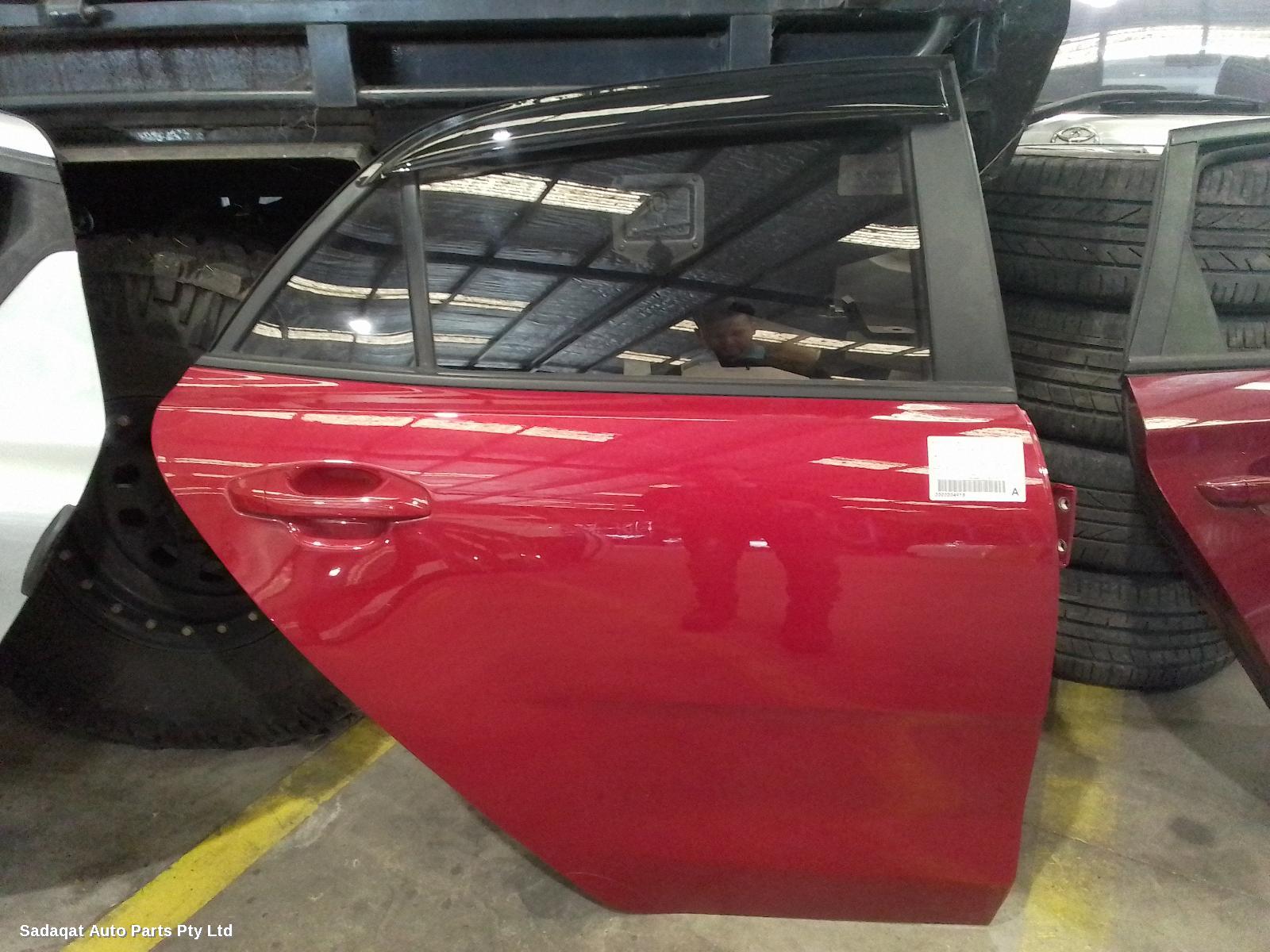 Kia Rio Right_rear_door_sliding
