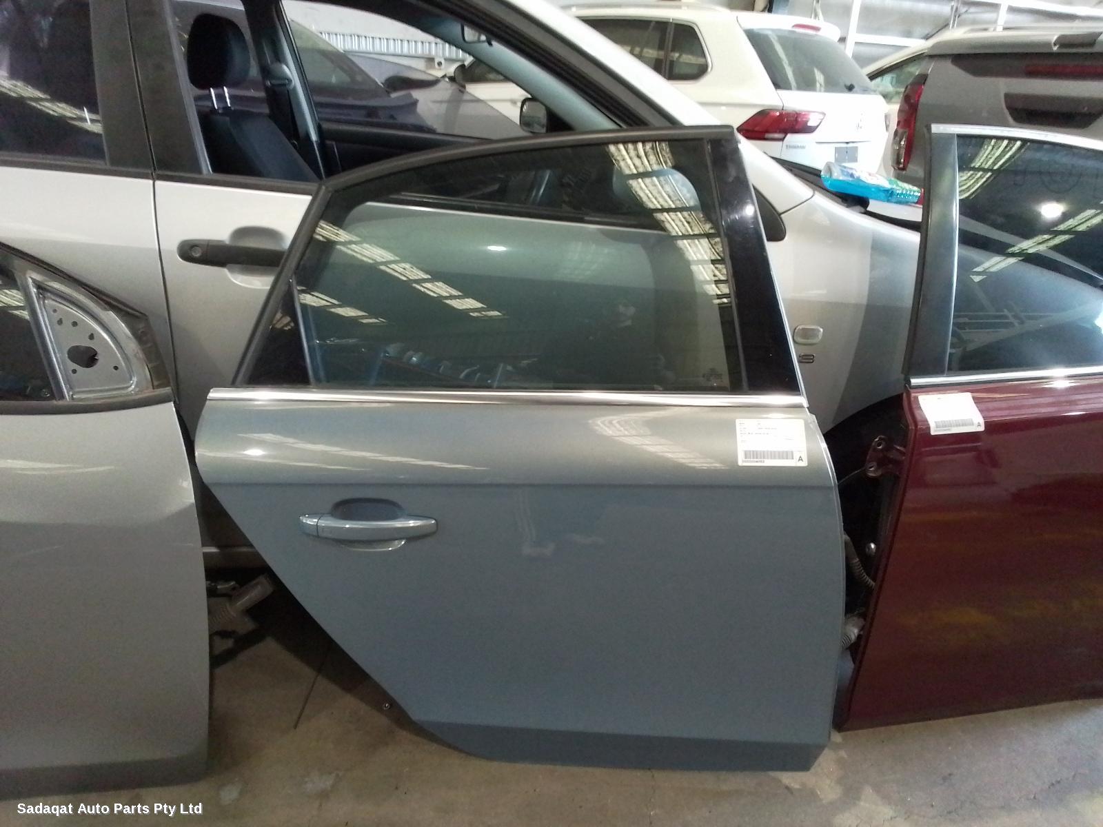 Audi A4 Right_rear_door_sliding
