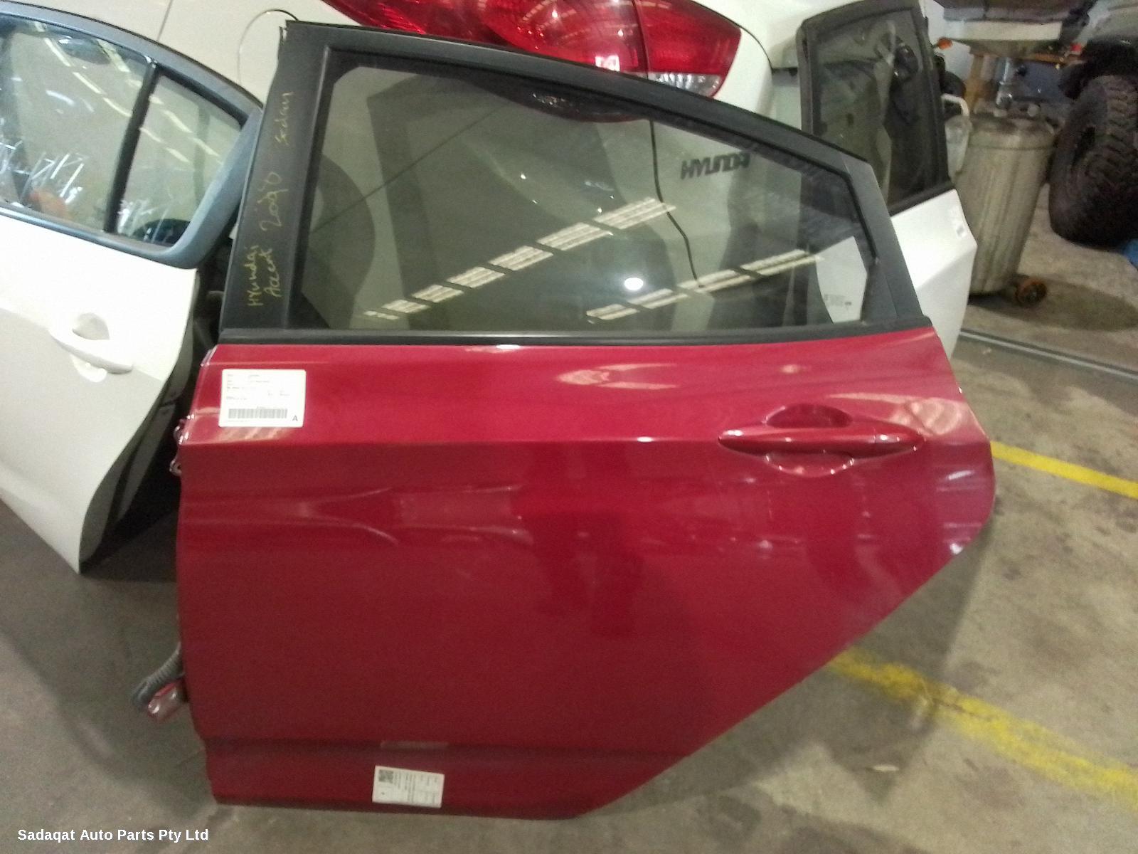 Hyundai Accent Left Rear Door/sliding