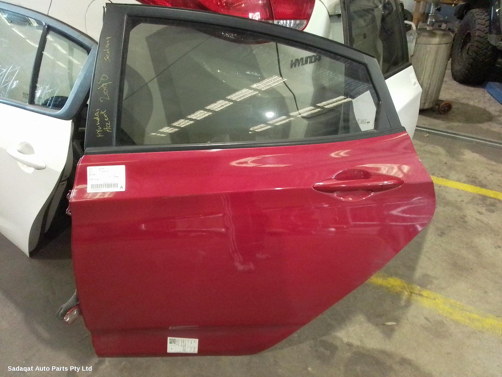 Hyundai Accent Left Rear Door/sliding