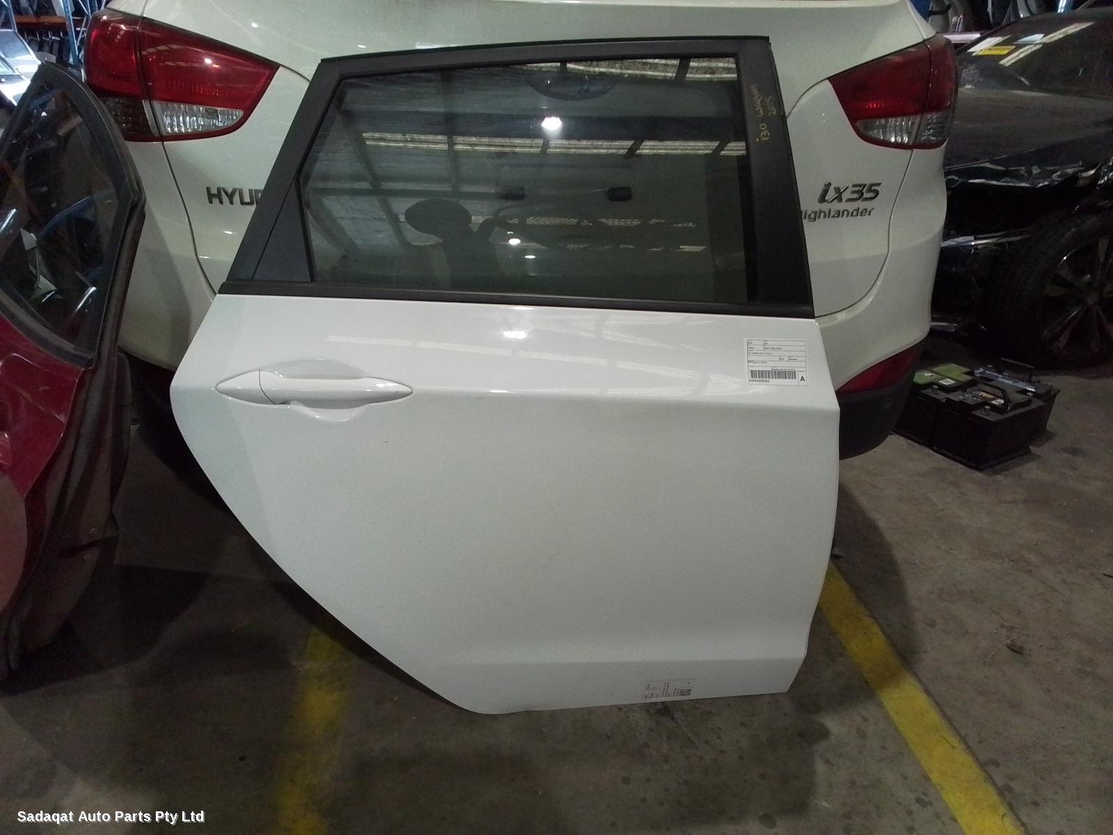 Hyundai I30 Right_rear_door_sliding
