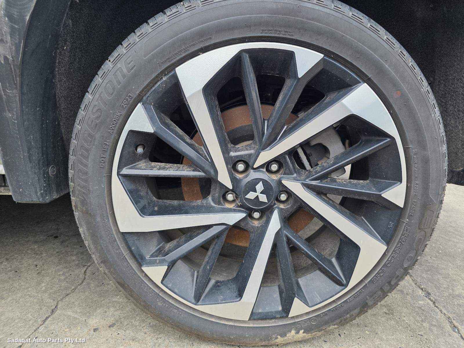 Mitsubishi Outlander Wheel Mag