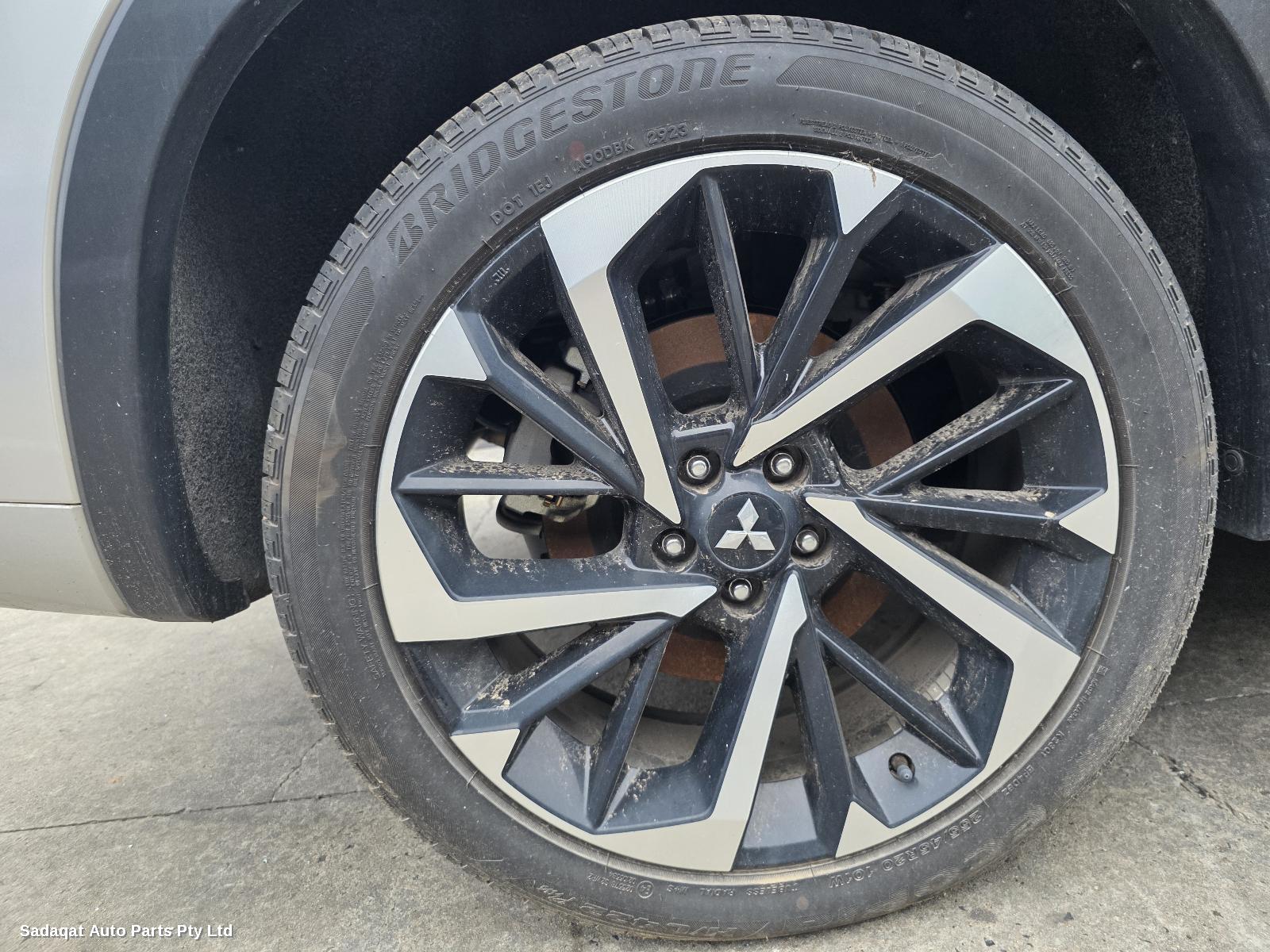 Mitsubishi Outlander Wheel Mag
