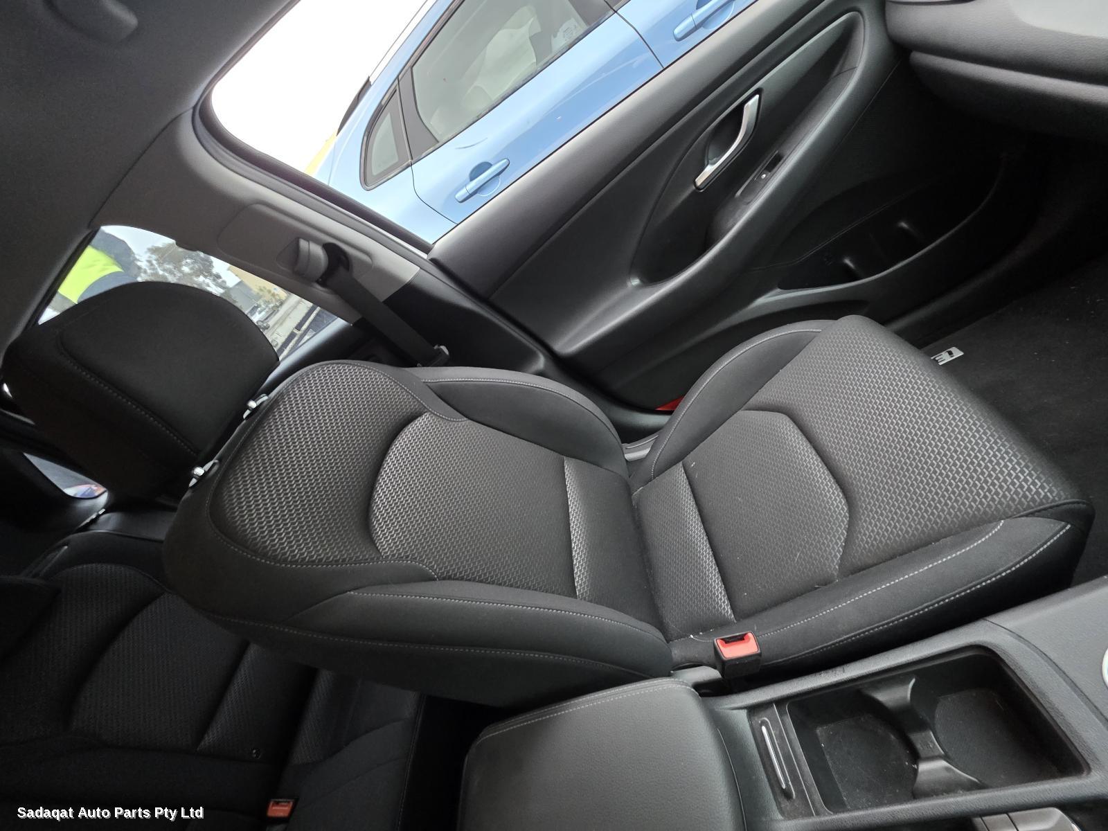 Hyundai I30 Right Headlamp