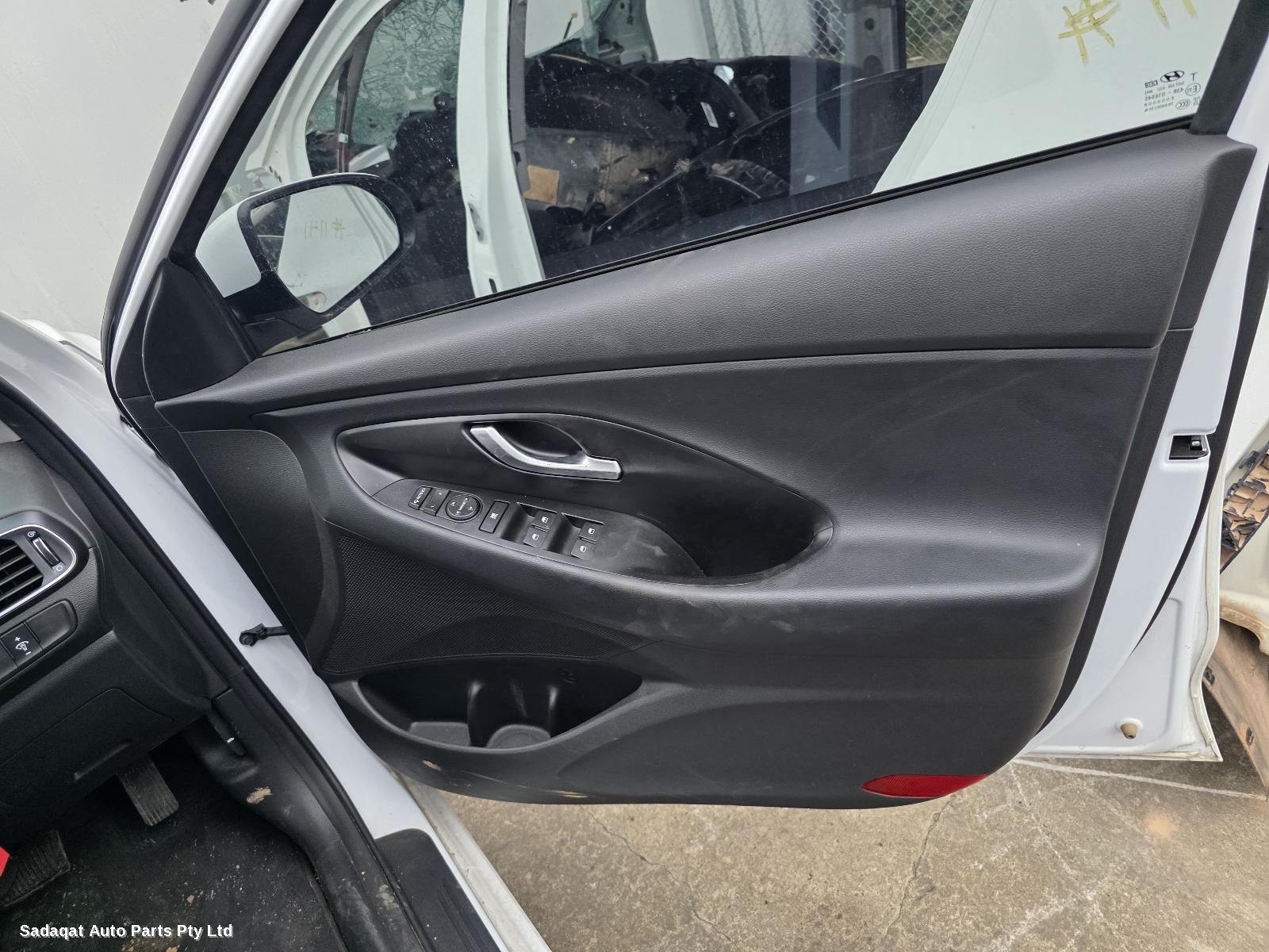 Hyundai I30 Right Headlamp