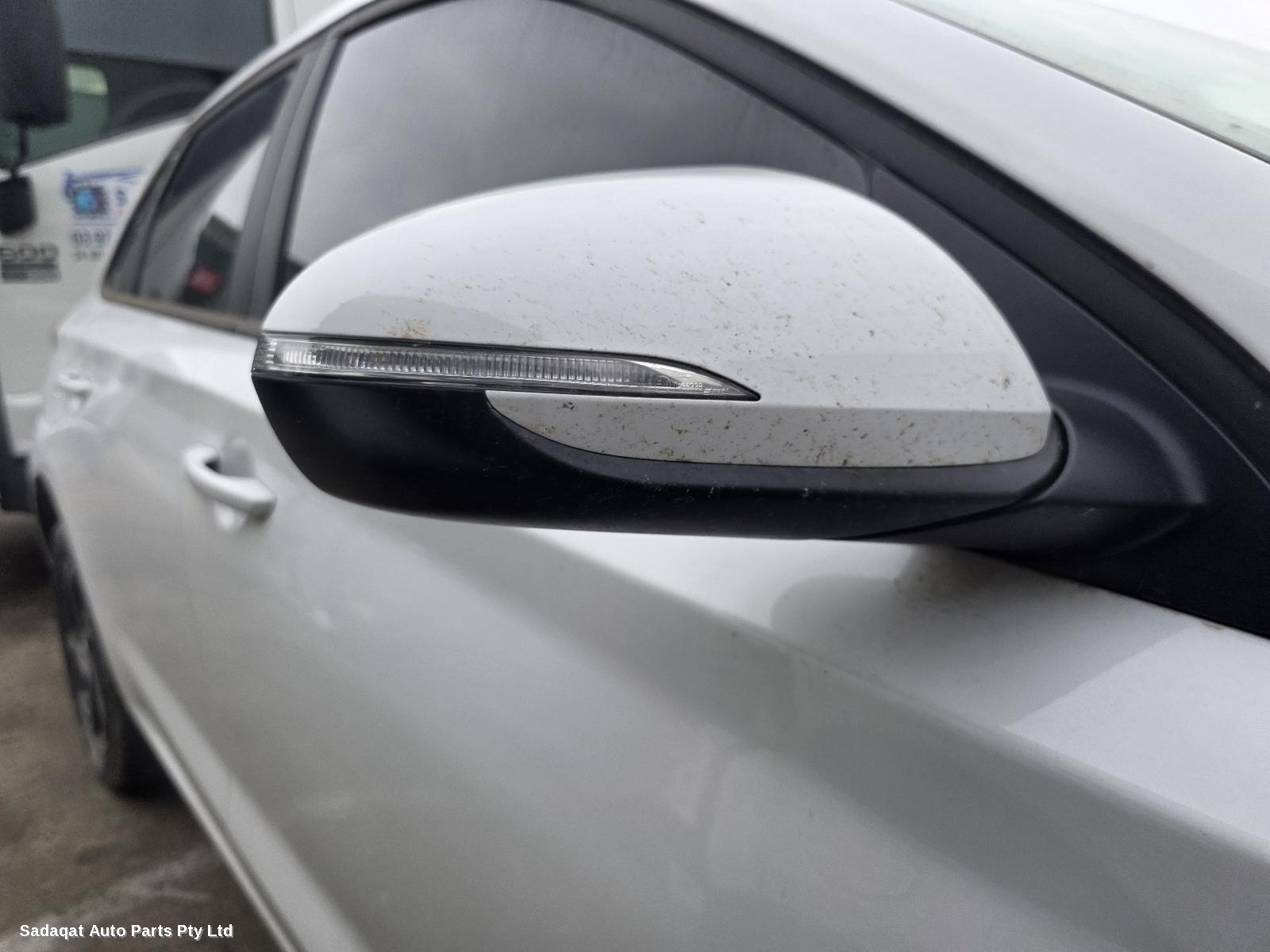 Hyundai I30 Right Headlamp