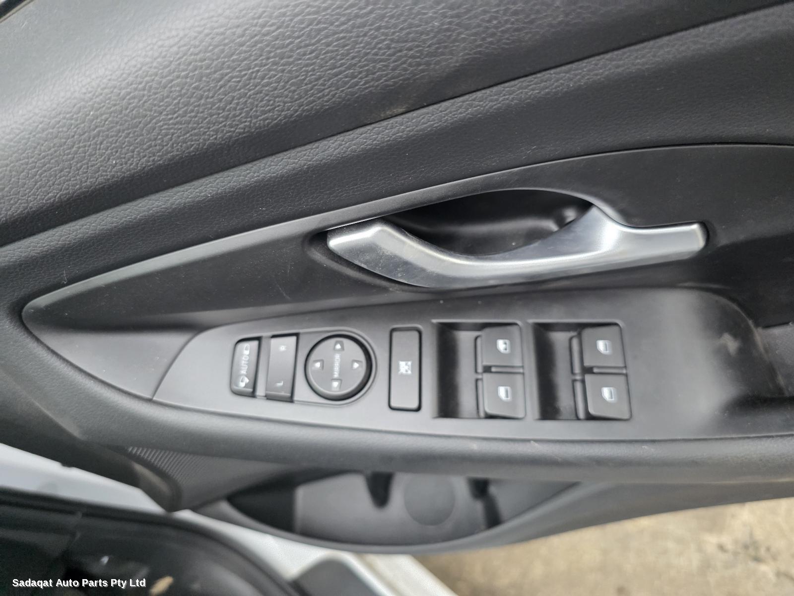 Hyundai I30 Right Headlamp