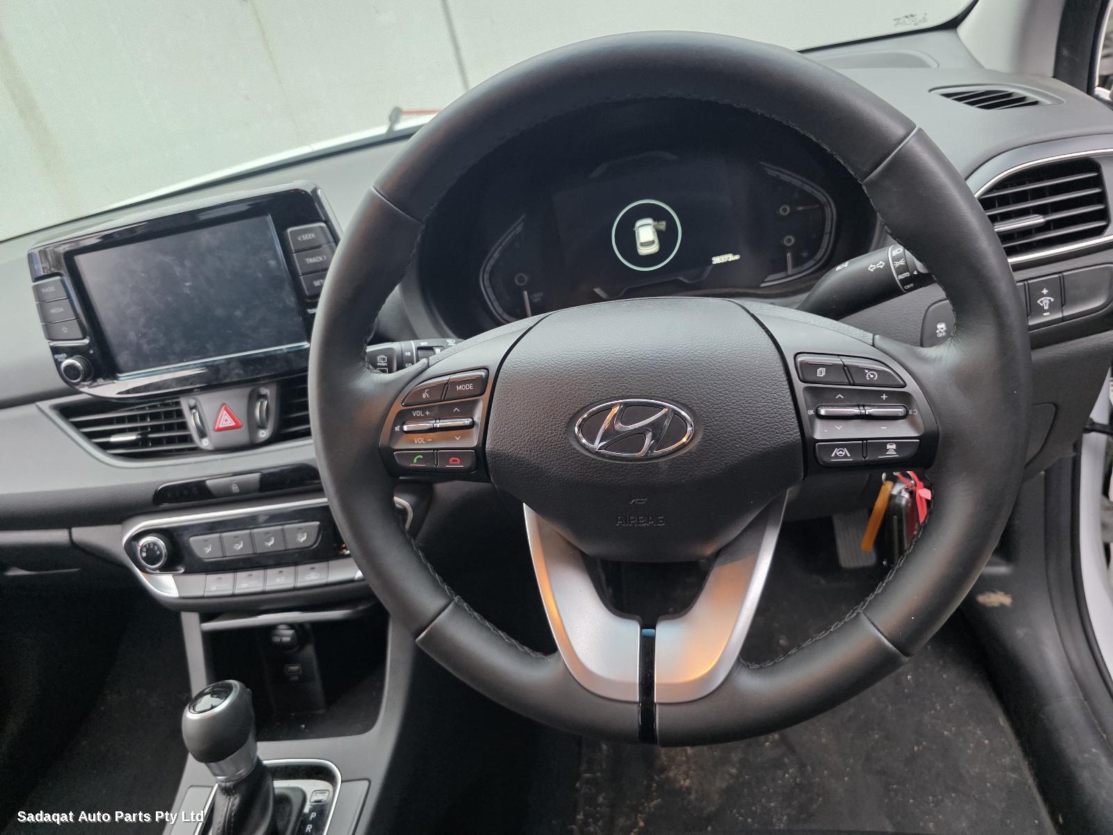 Hyundai I30 Right Headlamp