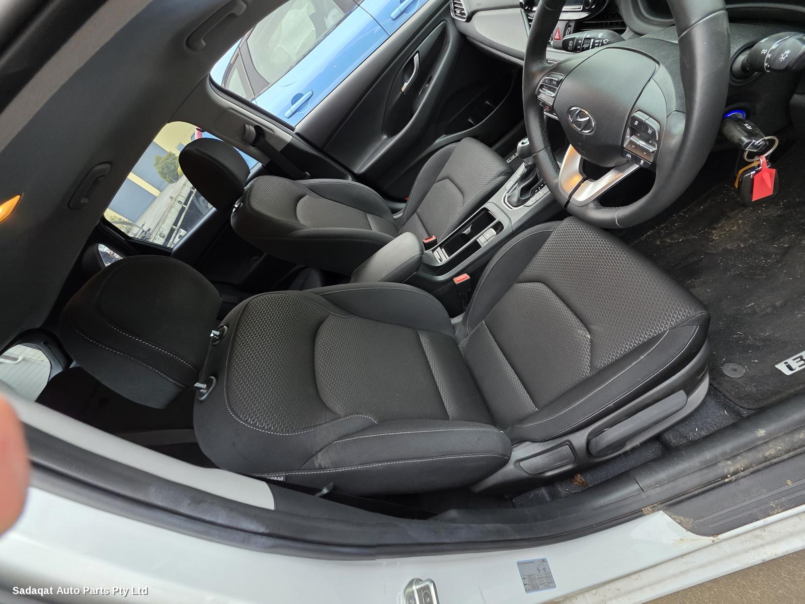 Hyundai I30 Right Headlamp