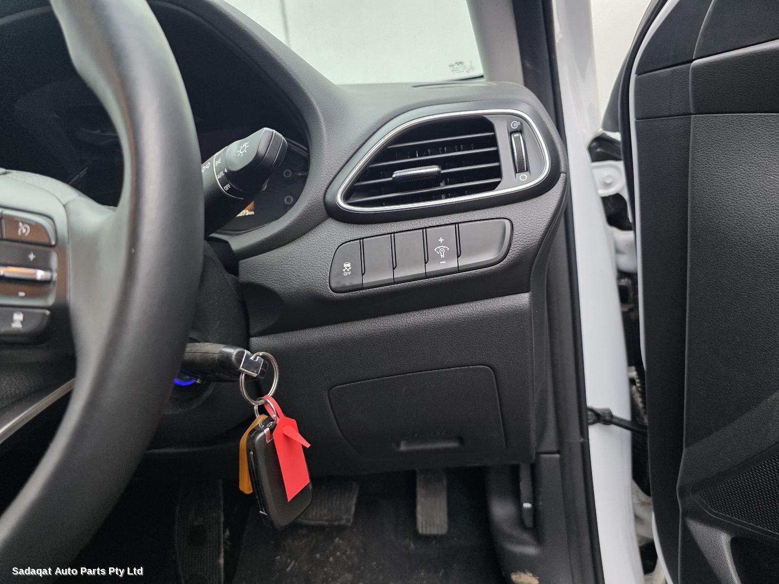 Hyundai I30 Right Headlamp