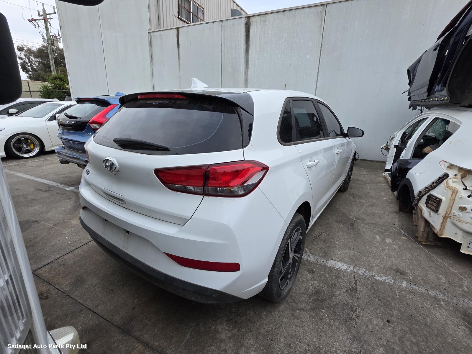 Hyundai I30 Right Headlamp