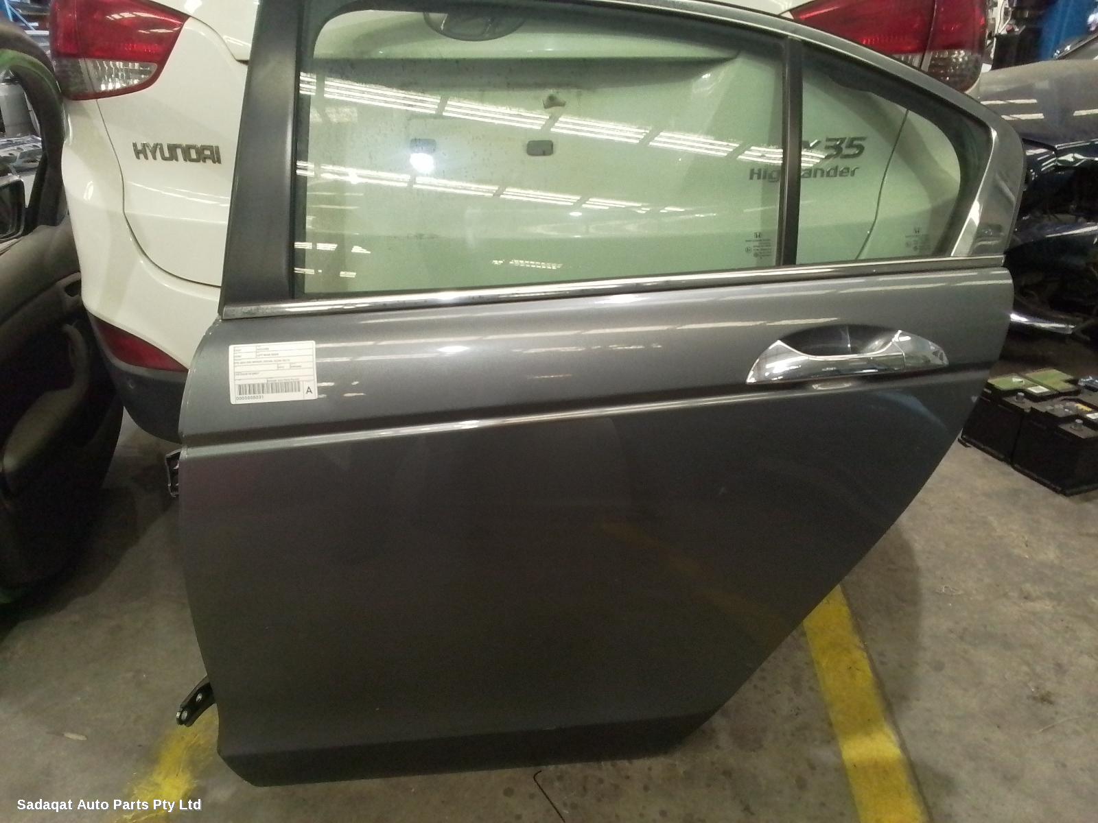Honda Accord Left Rear Door/sliding