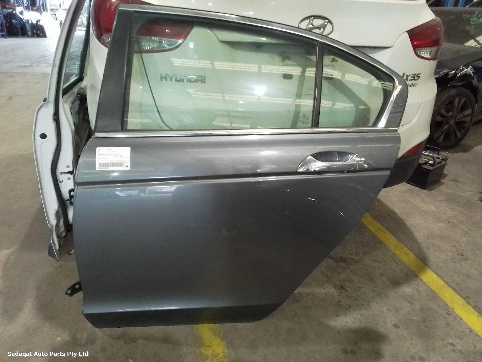 Honda Accord Left Rear Door/sliding