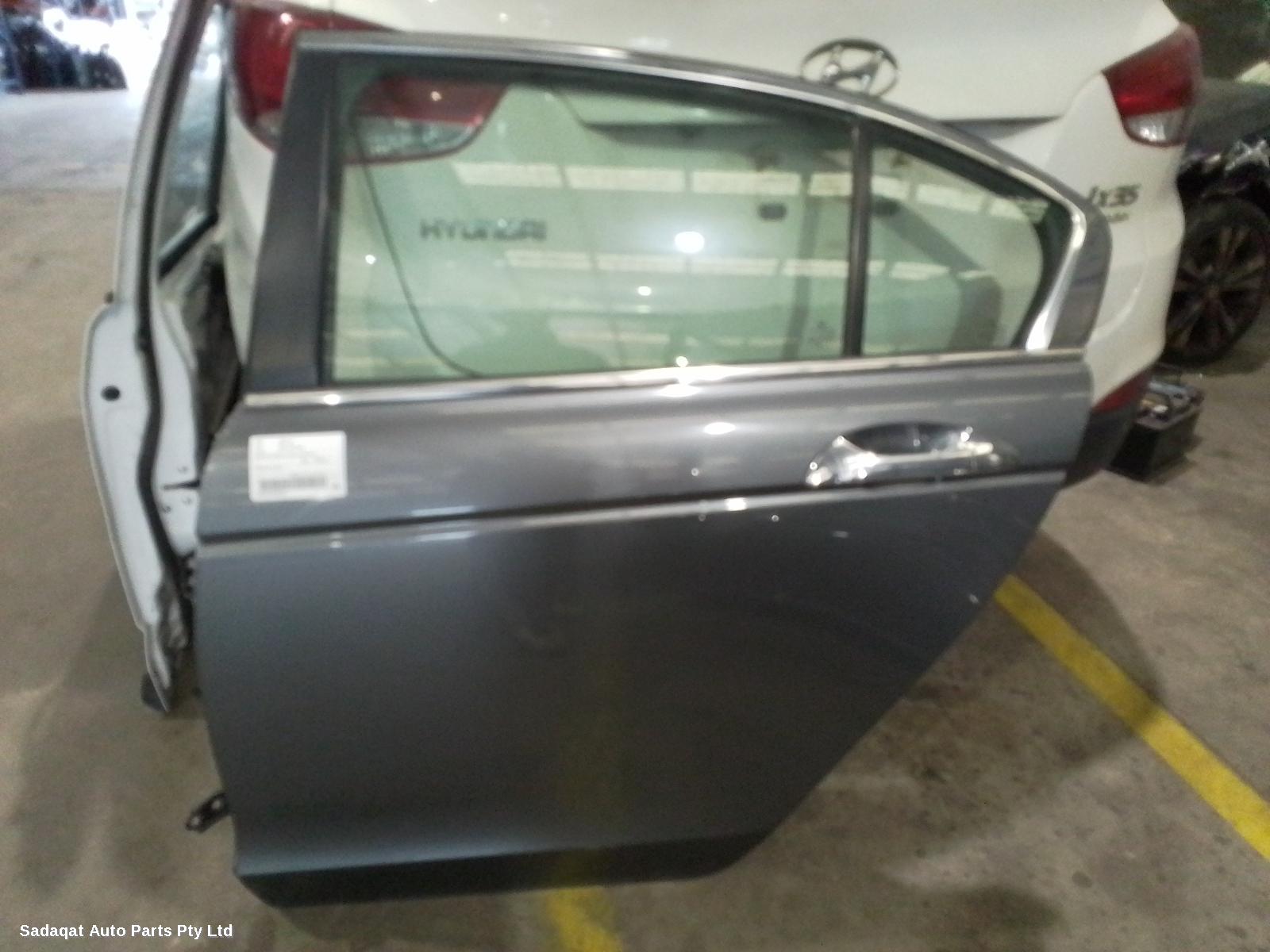 Honda Accord Left Rear Door/sliding