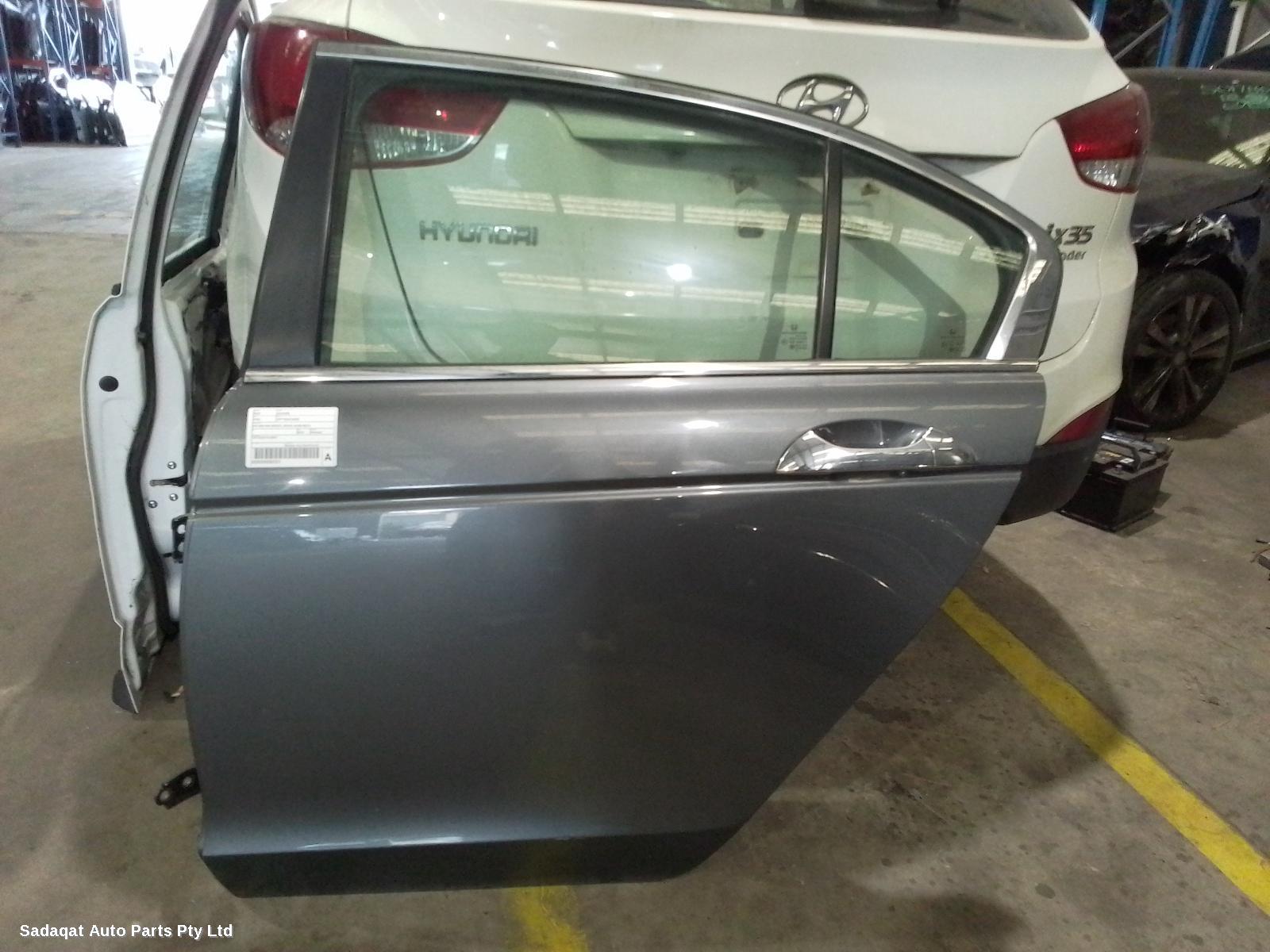 Honda Accord Left Rear Door/sliding