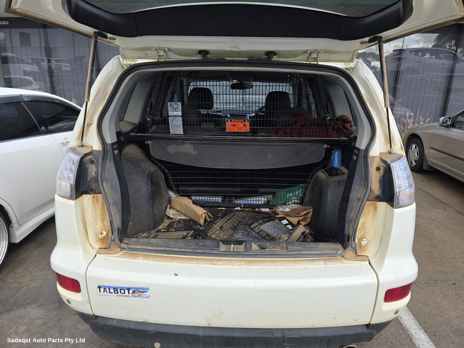 Mitsubishi Outlander Left Guard